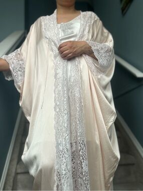 Vintage Pink Satin Kaftan Style Lace-Trim Long Robe with tie Front